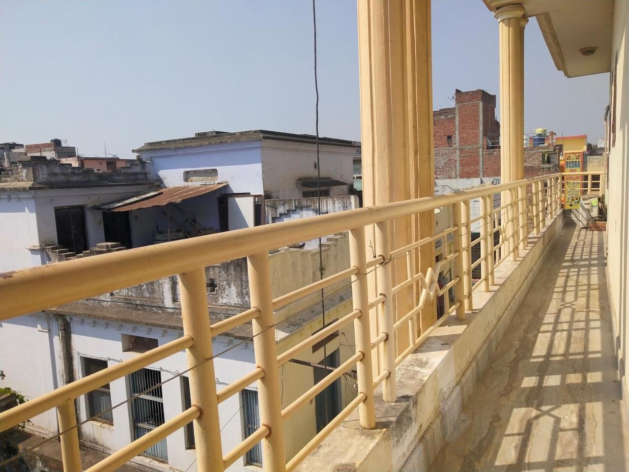 Om Shanthi Paying Guest House Varanasi Exterior foto